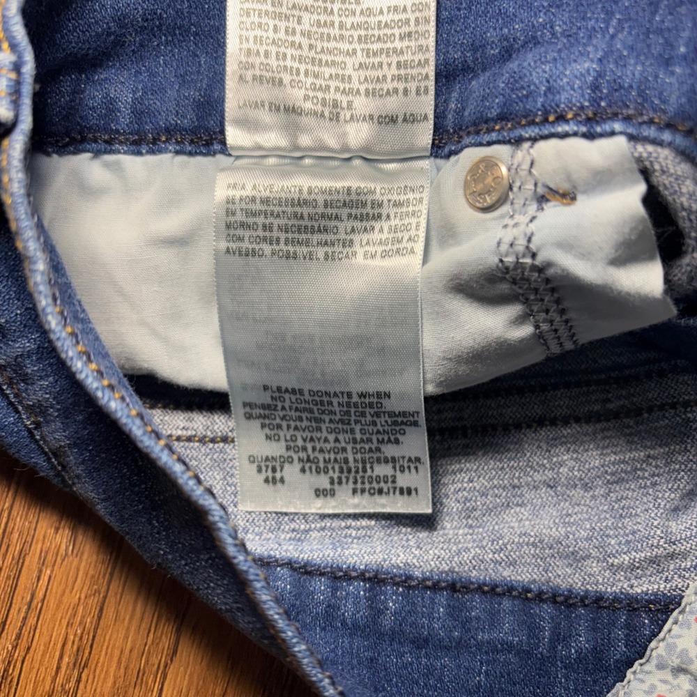 Y2K Levis Womens Denim Jean Shorts Stretch Double Button Size 10 Batwing Western - Picture 9 of 9